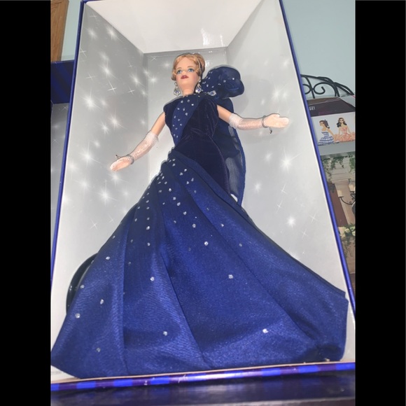 The Official Barbie Collectors Edition - Picture 9 of 10